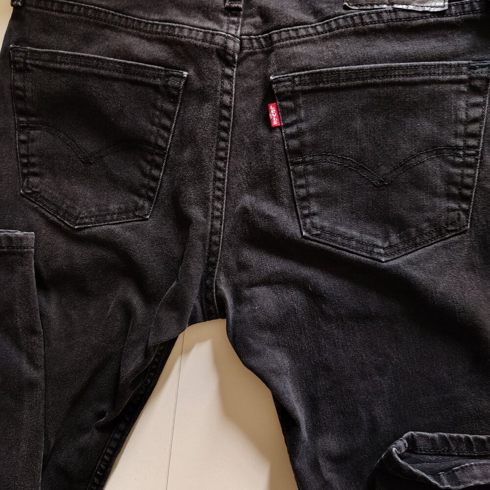 Preowned Mens Levis 511 black strait leg jeans size 32x34